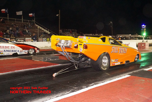 Clay Cunningham - 'Still Crazy' (near 
lane) vs Tom Furches - 'Made in America' (far lane)